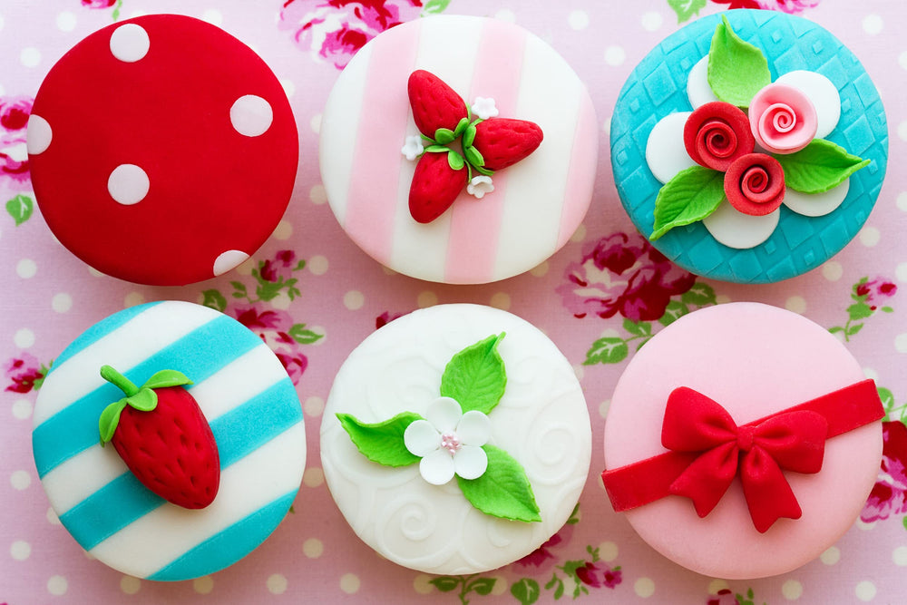 Bakerpan ready-to-roll fondant enables effortless cake decorating.