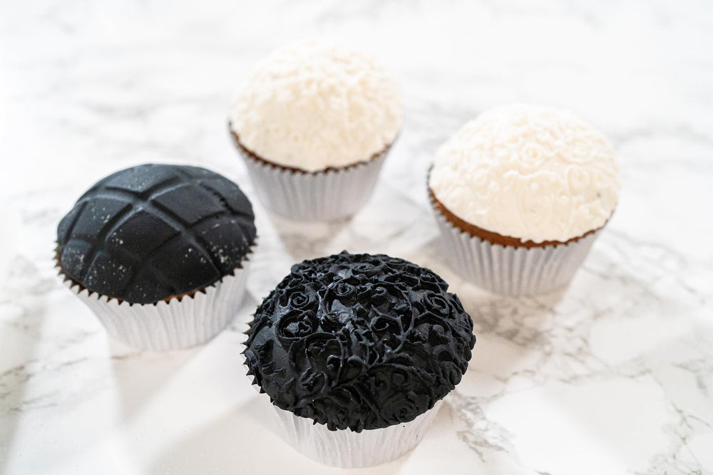 Bakerpan fondant kneads easily, helping both beginners and pros shape decorations.