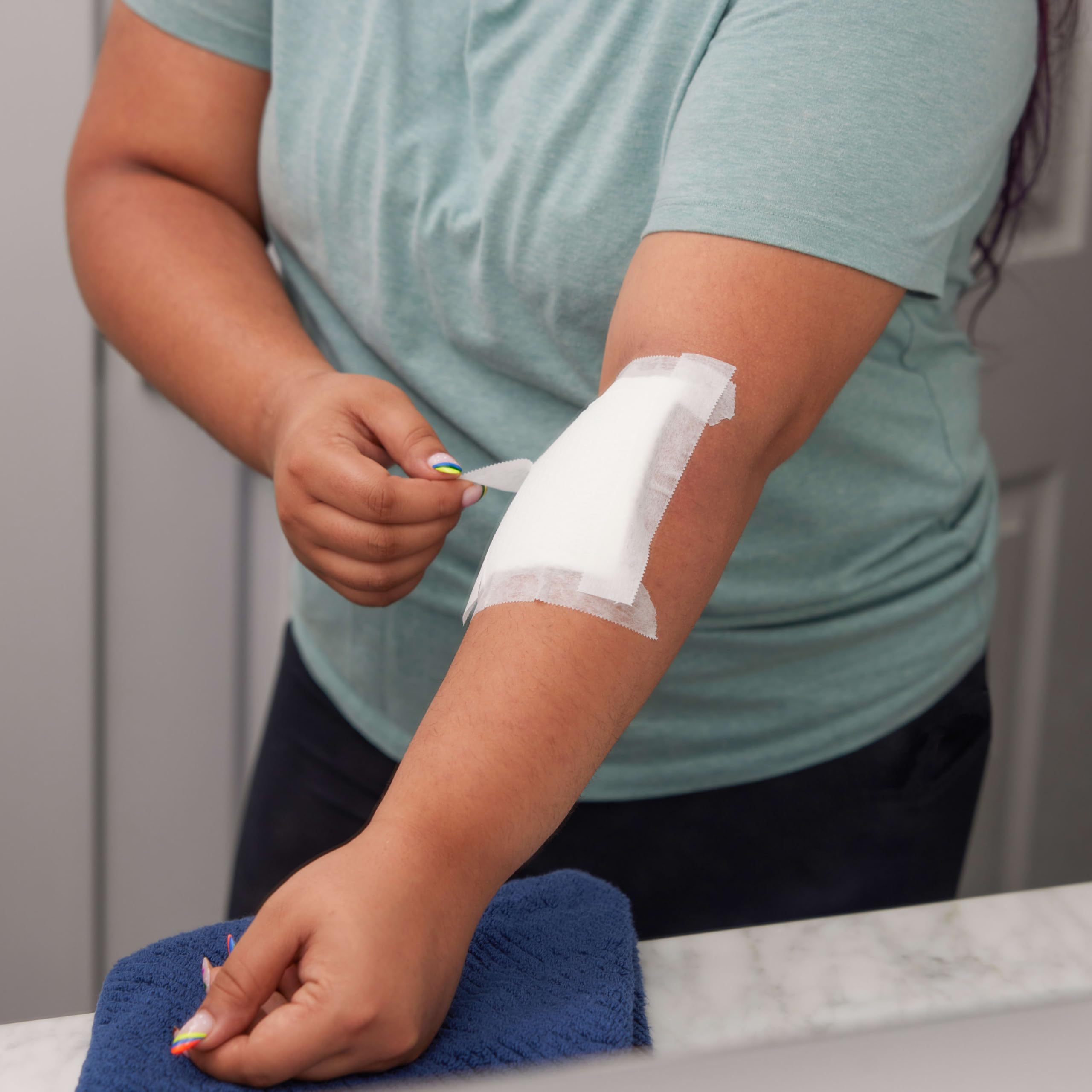Quilt-Aid technology icon highlights deep pockets for moisture management