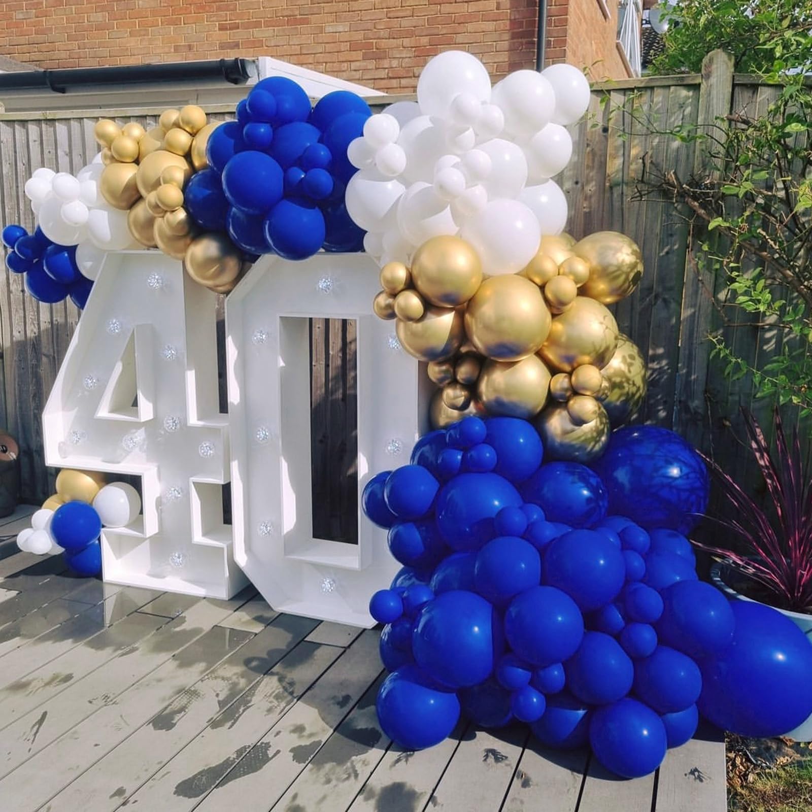 BAUANOOY balloon arch kit with ribbon and glue dots enables quick decor setup