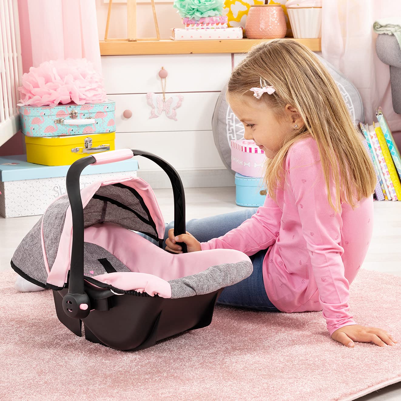 Ergonomic padded handles simplify carrying for kids and caregivers