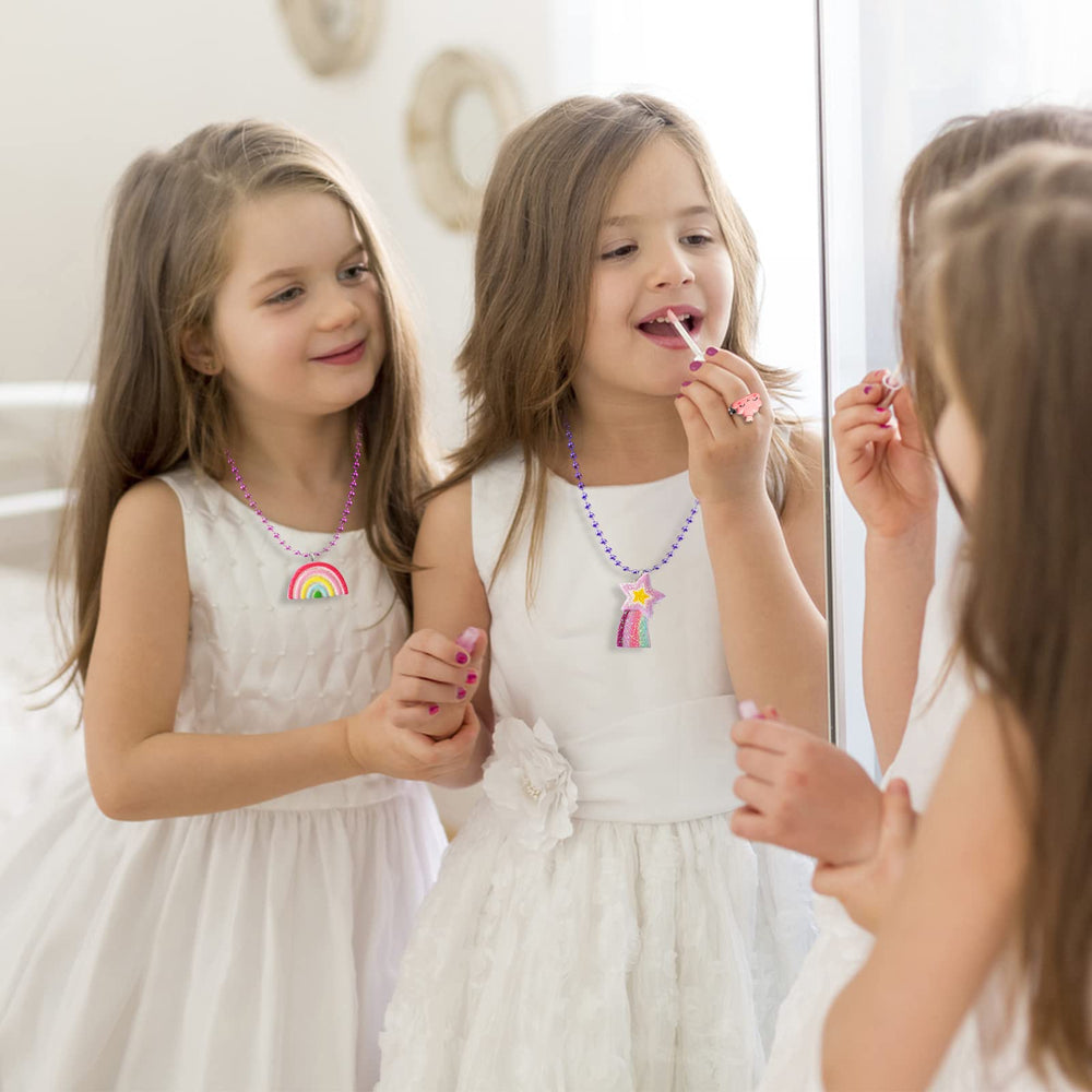 BeAndge flower charm from the set adds playful flair