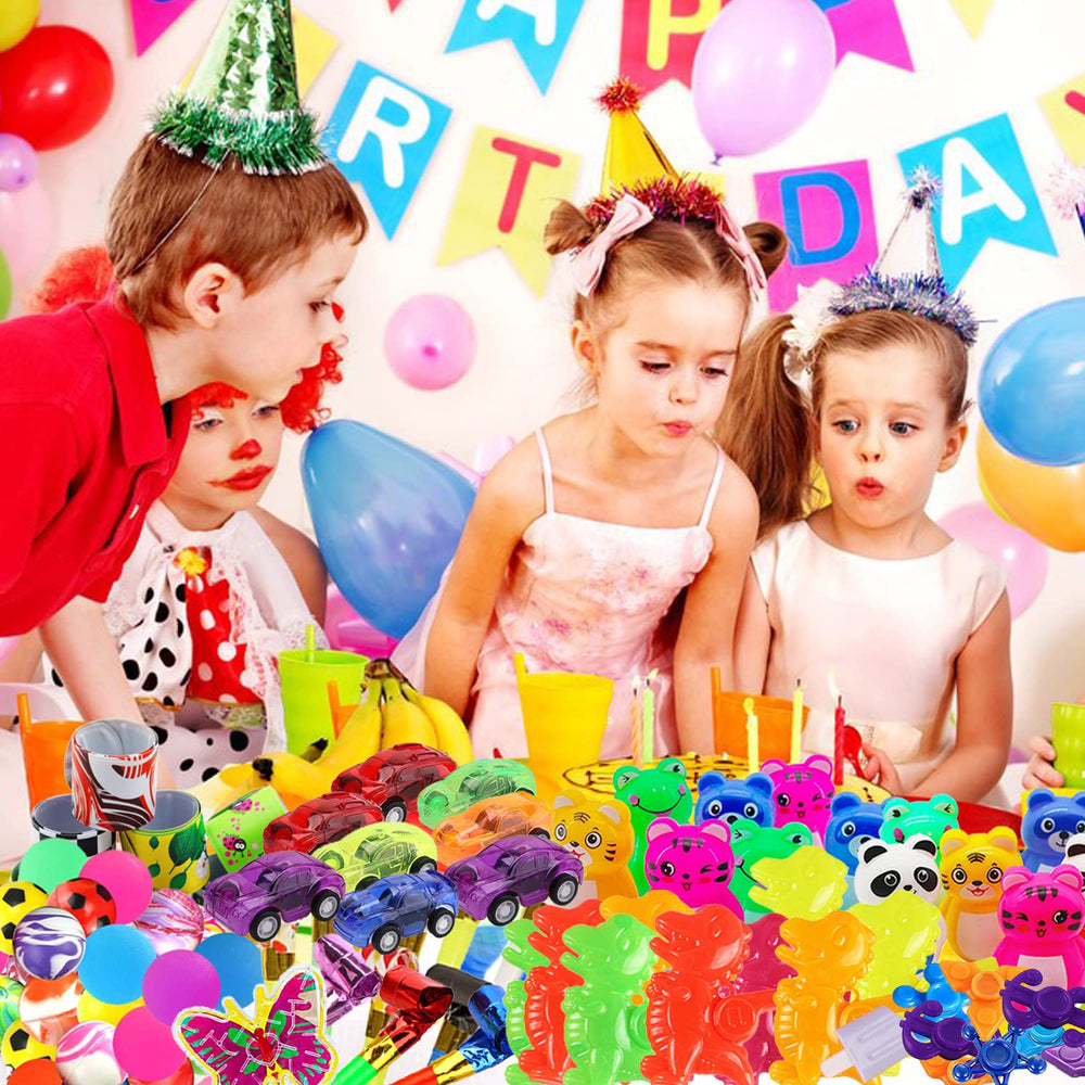 Beilunt gift box open reveals 132-pcs party favors for kids.