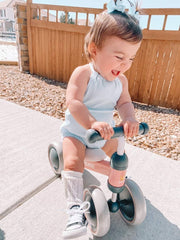 Bekilole led-wheels glow as she rides, battery-free.