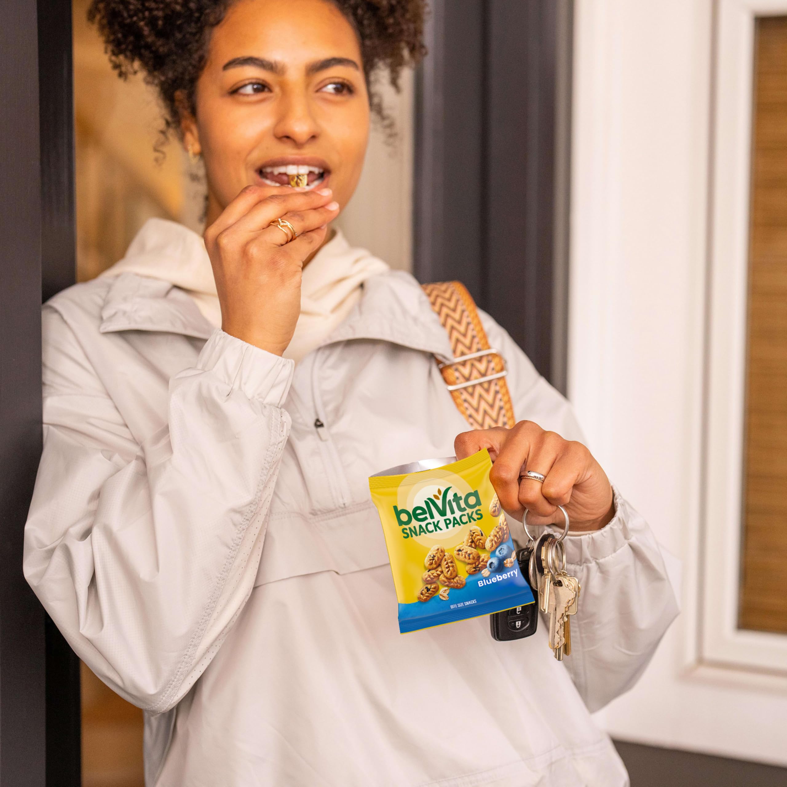 Belvita bites school snack pack, kid-friendly crunch.