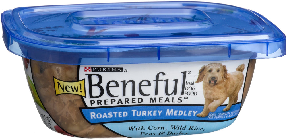 Beneful Roasted Turkey Medley shows sweet potatoes and peas for wholesome texture.