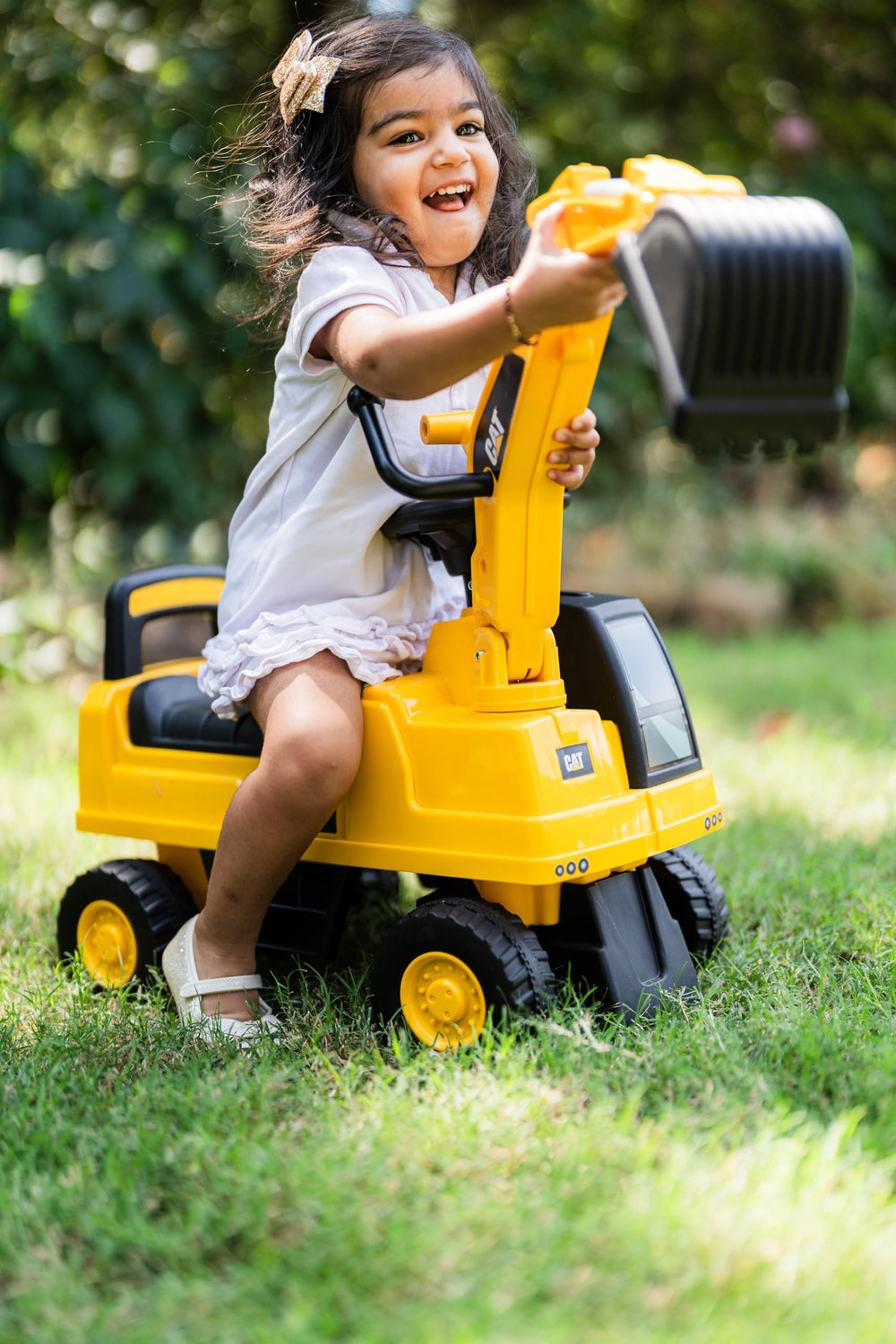 Best Ride On Cars CAT Excavator push car compact for indoor play