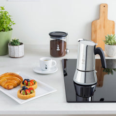 Bialetti Venus 18-10 stainless steel build ensures long-lasting durability and style.