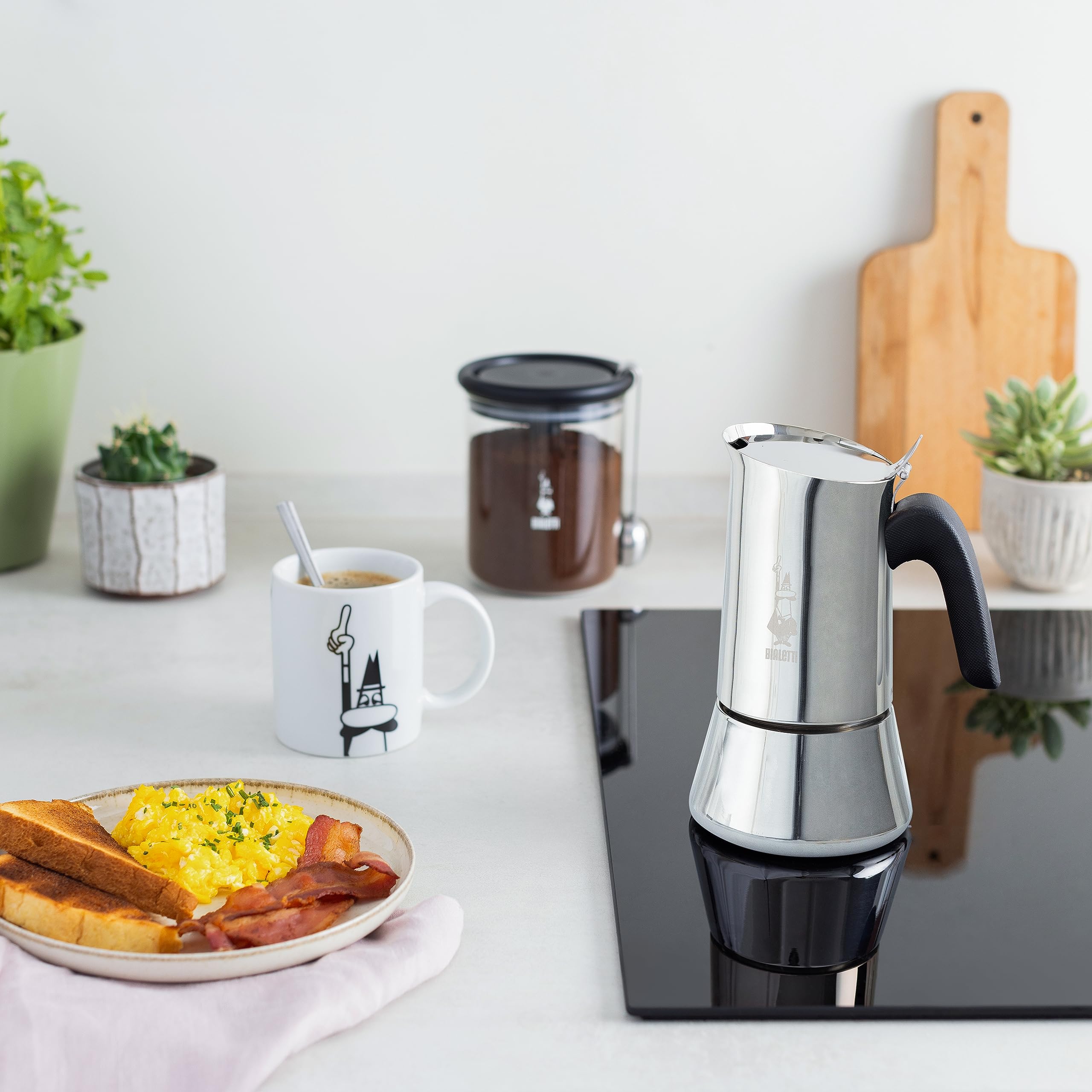 Bialetti Venus induction-compatible design works on all hob types.