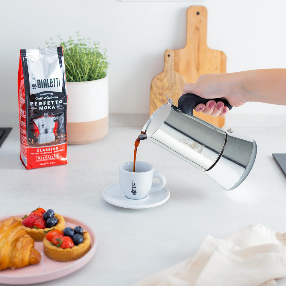 Bialetti Venus six-cup capacity for multiple servings
