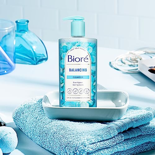 Bioré Balancing Face Wash for dry skin contrast shows smoother feel.