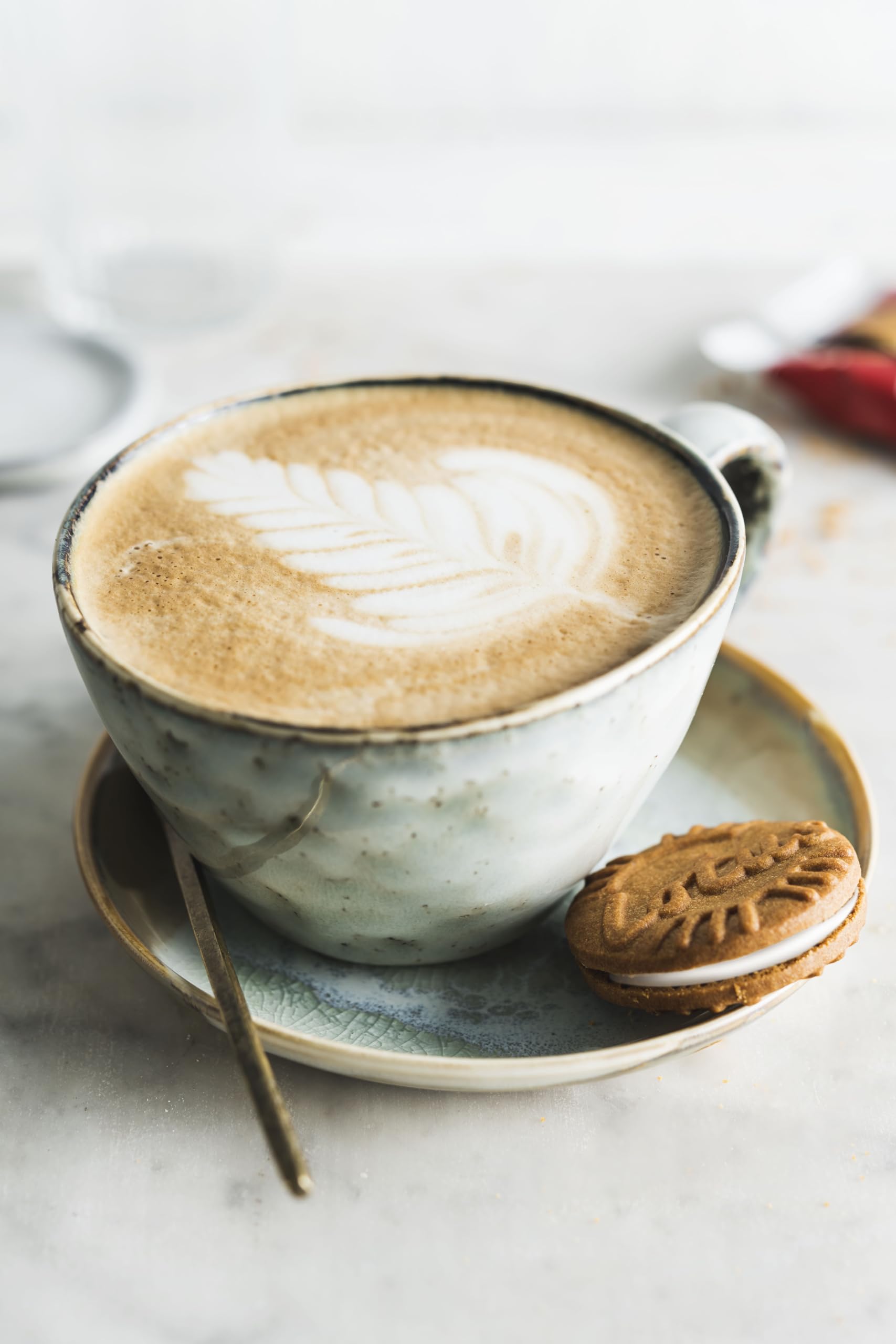 Biscoff vanilla sandwich pack interior highlights two sharing packs for gatherings