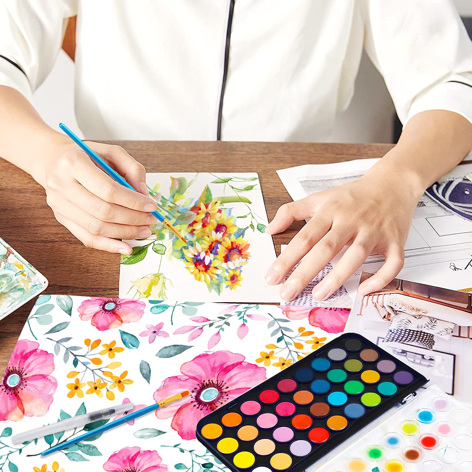 Blablaovy watercolor palette with removable cover for easy mixing.