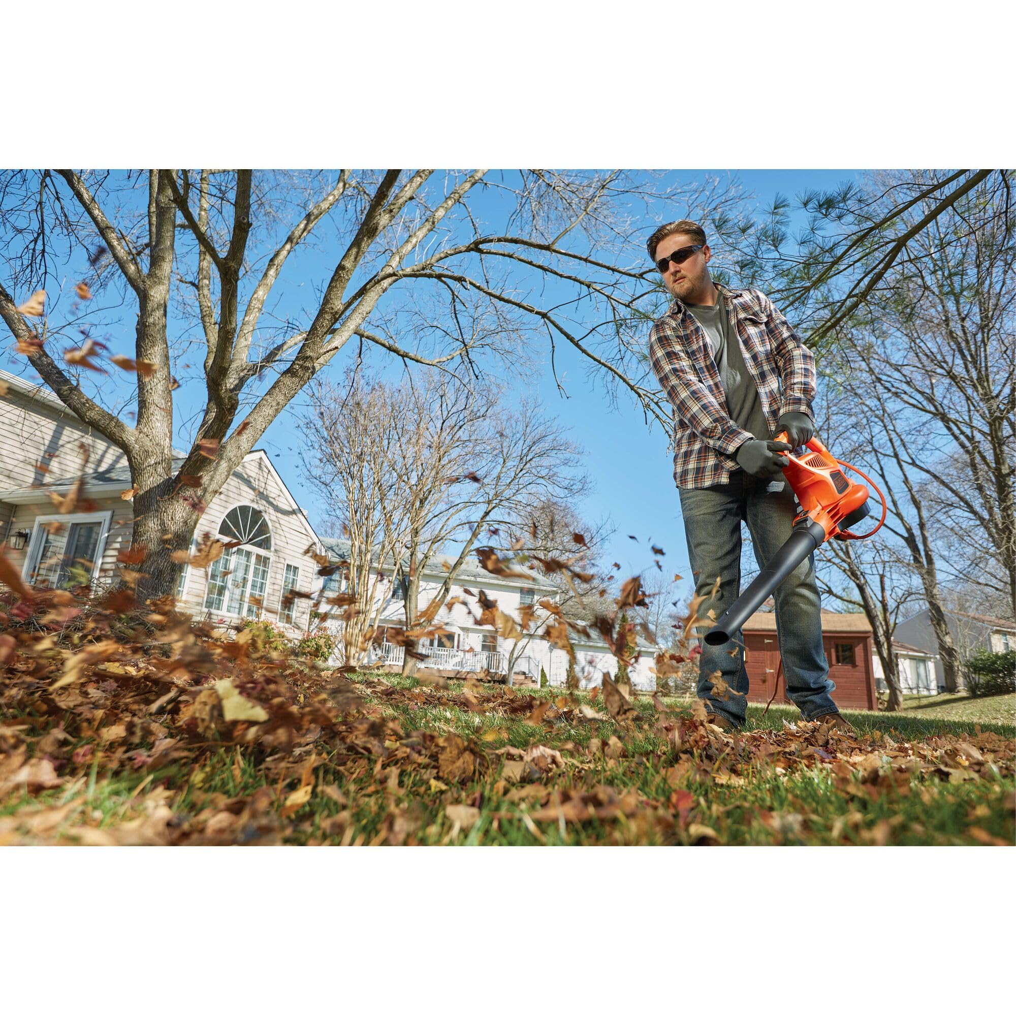 BLACK+DECKER BEBL7000 corded design provides constant power