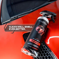 Blackline Reset high-foam action lifts grime while leaving a refined scent.