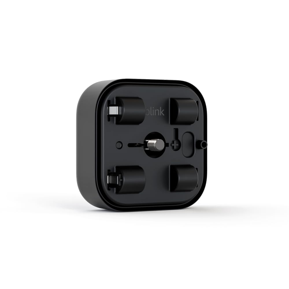 Blink Outdoor Battery Extension Pack packaging with branding and contents visible.