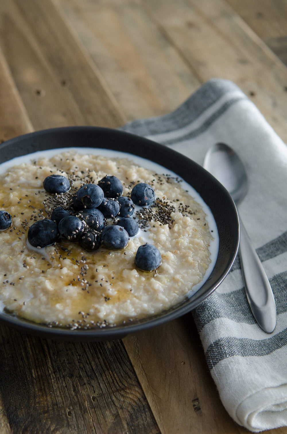 Bob's Red Mill Organic Quick Cooking Rolled Oats steaming bowl ready in five minutes.