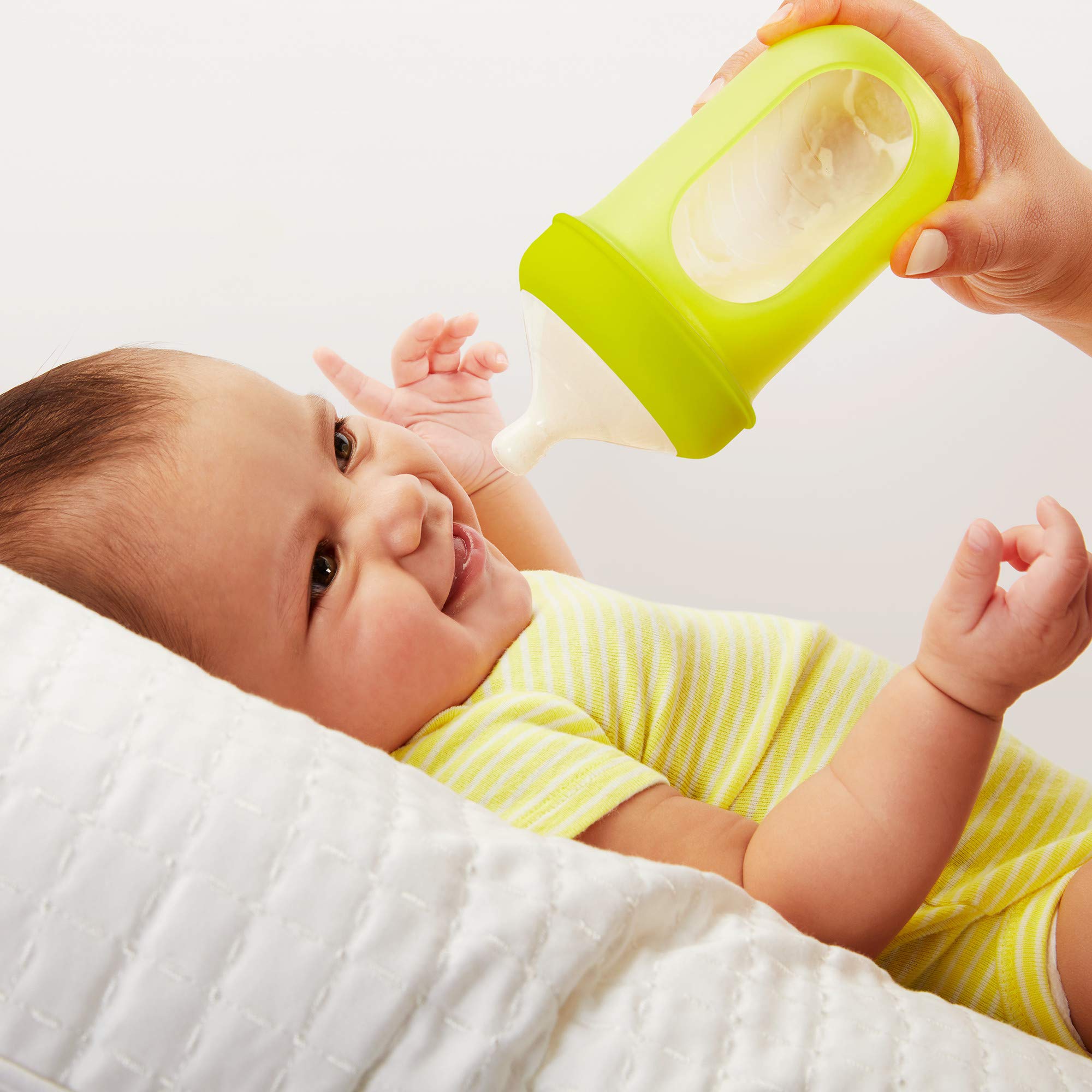 Stage 1 slow-flow nipple supports gentle feeding pace.