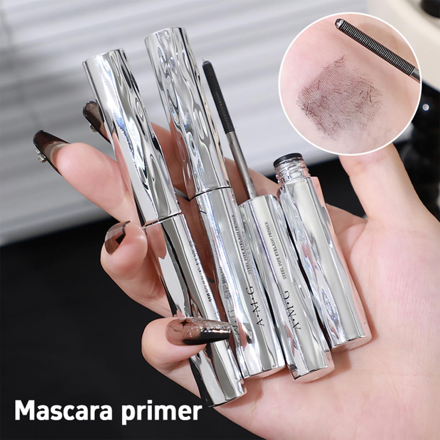 BSLCEKL Iron Wand Mascara easy removal with warm water.