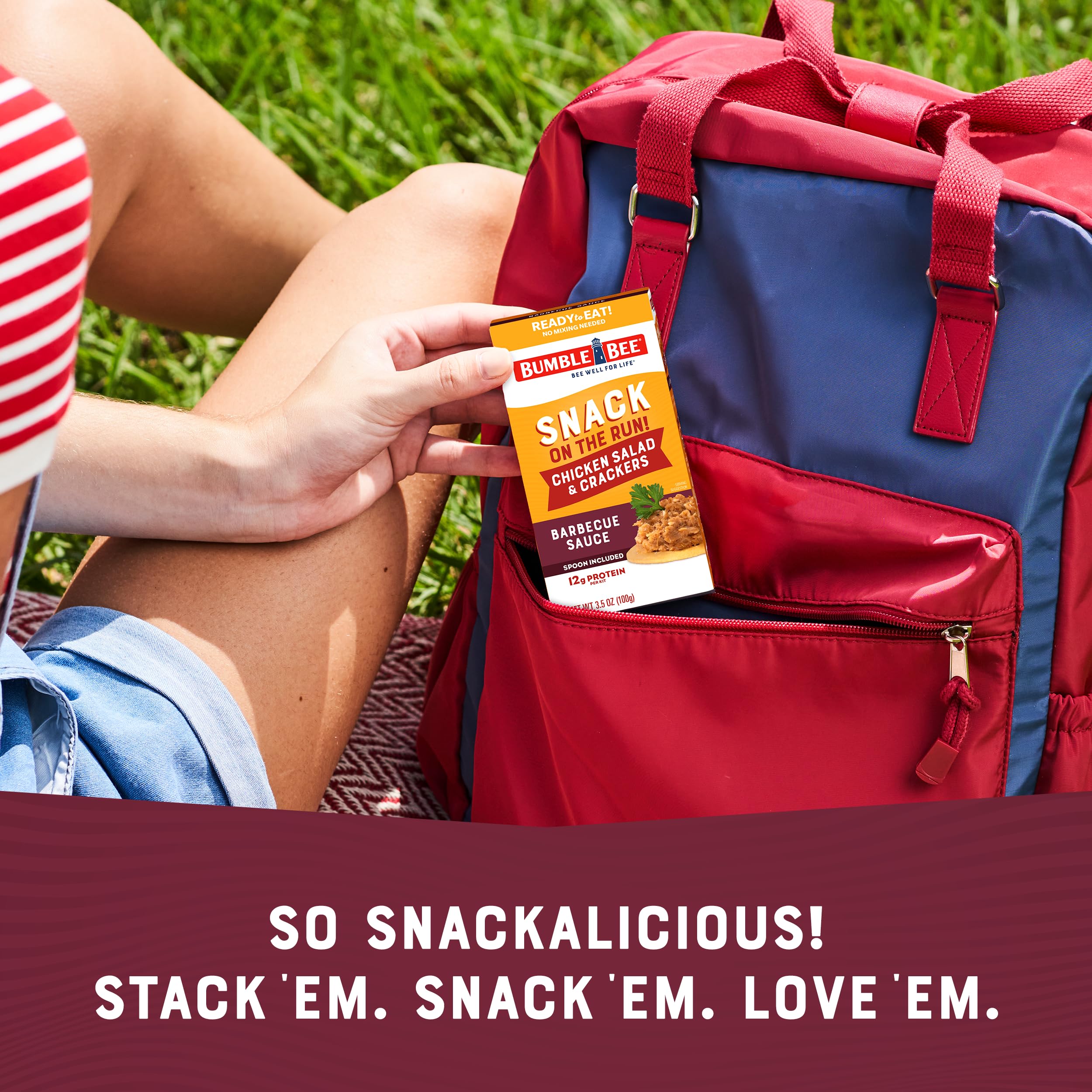Six crackers and a spoon included for effortless snacking.