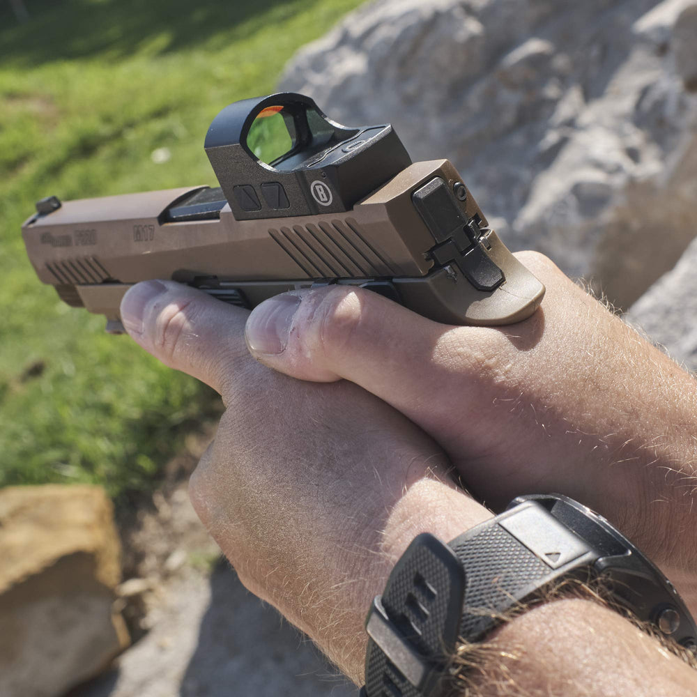 Durable black finish on Bushnell RXS-100 for field use