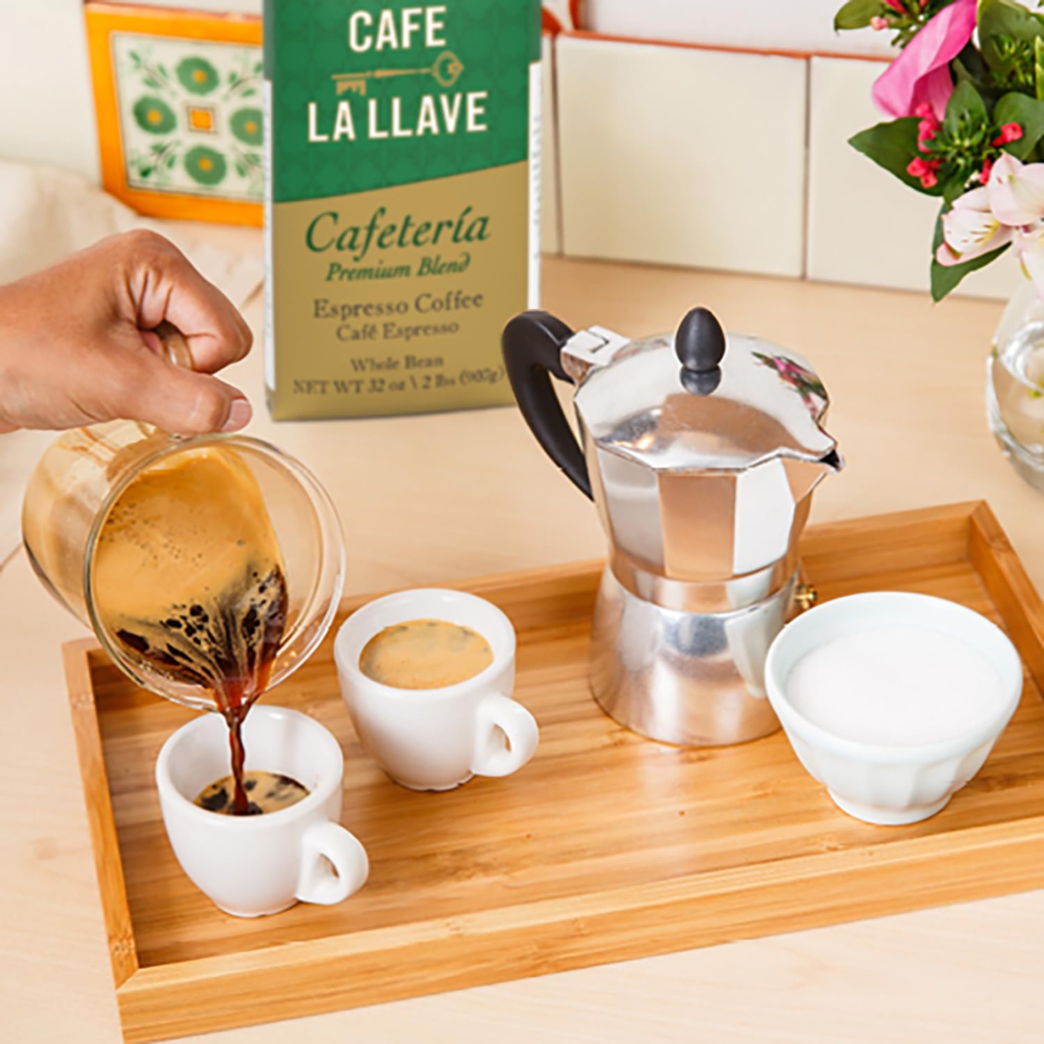 Cafe La Llave bag with one-way valve preserves aroma for freshness.