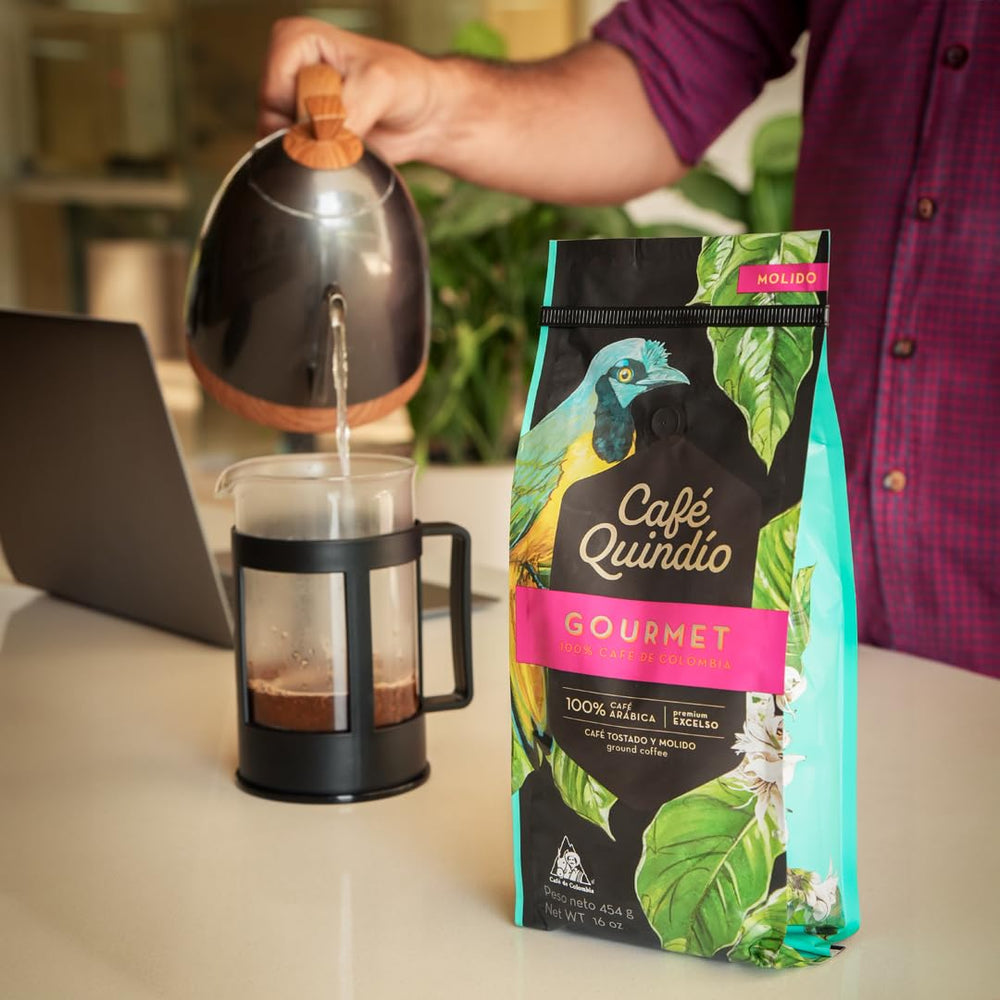 Cafe Quindio hand-picked arabica beans close-up, signaling artisanal selection for premium taste
