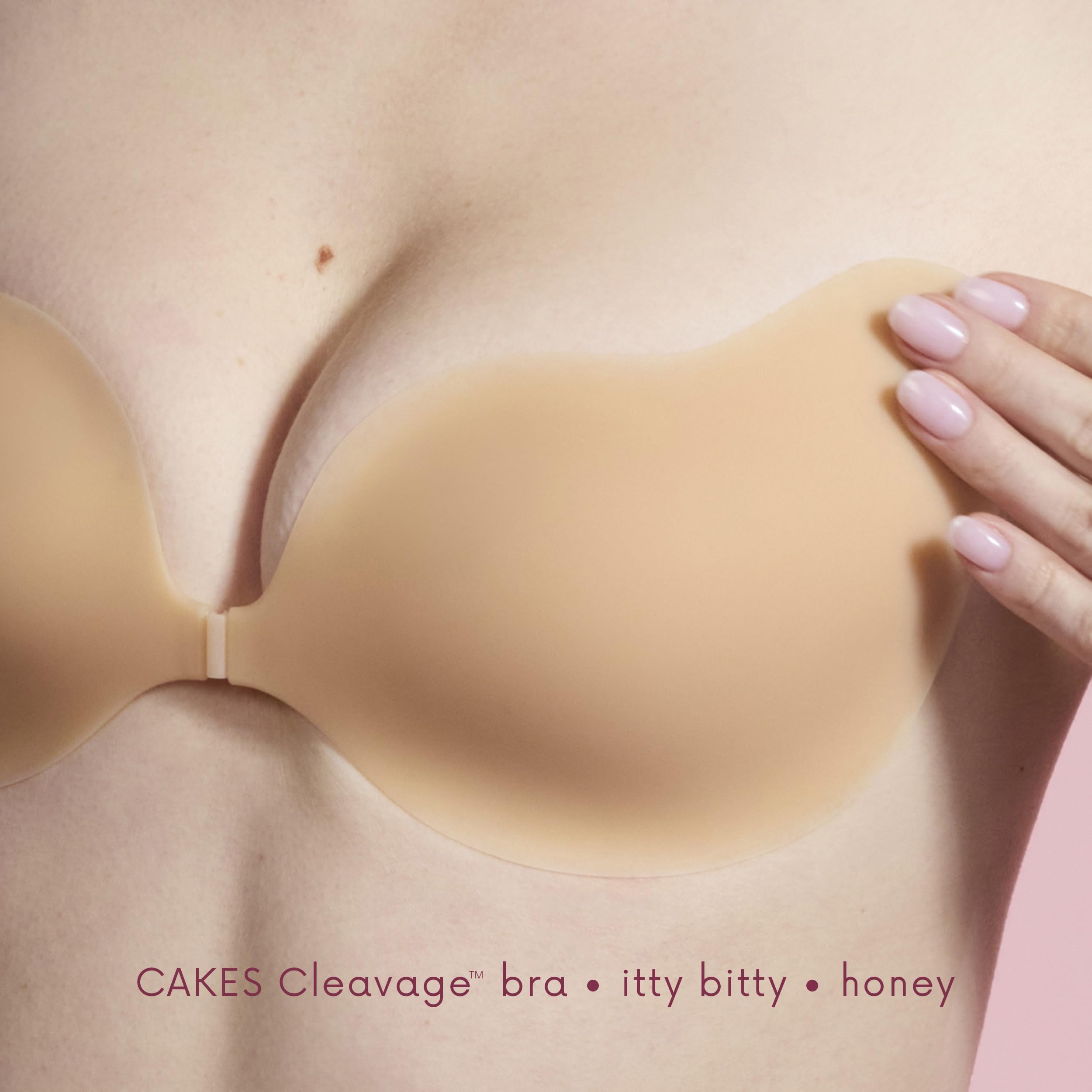 CAKES Body cleavage bra under a low-cut top for flattering silhouette