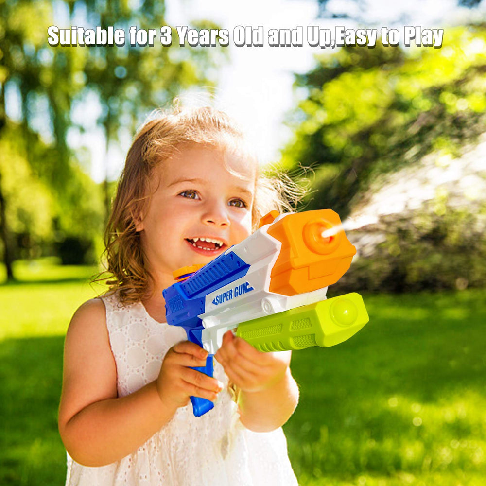 CAKUNI water guns at the beach for sunny outdoor fun.