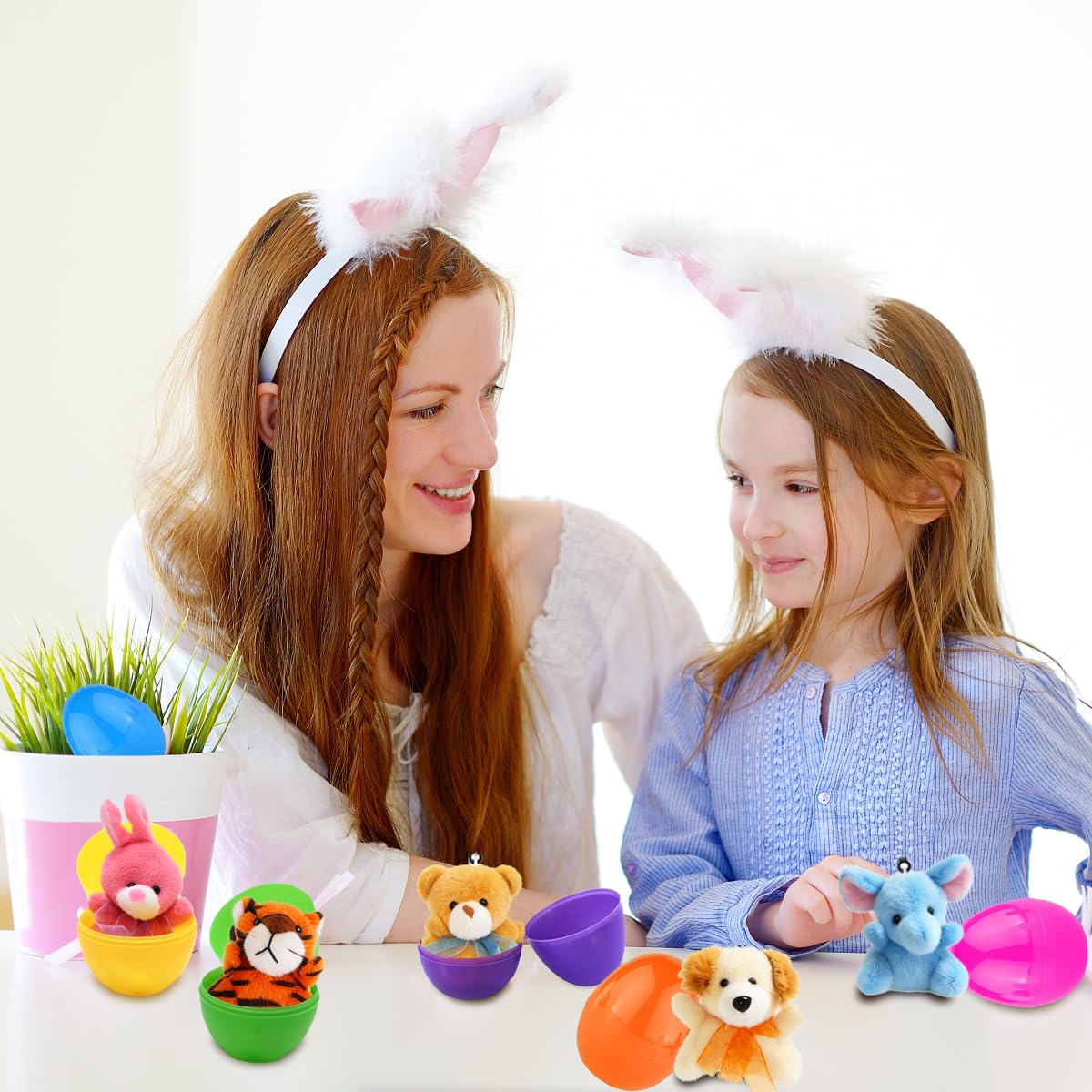 CAMIRUS plush keychains decorate backpacks with whimsy and portability.