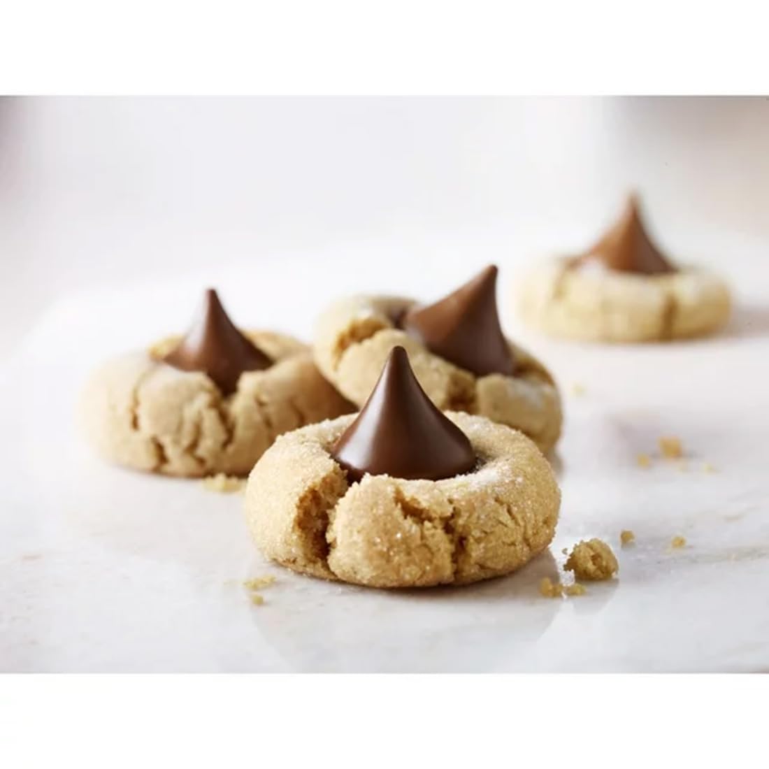 Candylish milk chocolate with silver wraps, perfect for party favors and shared snacking.