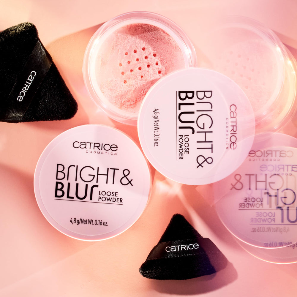 Polish-made powder packaging designed for travel and touch-ups.