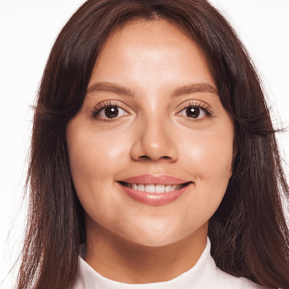 Catrice True Skin concealer label highlights hyaluronic acid.