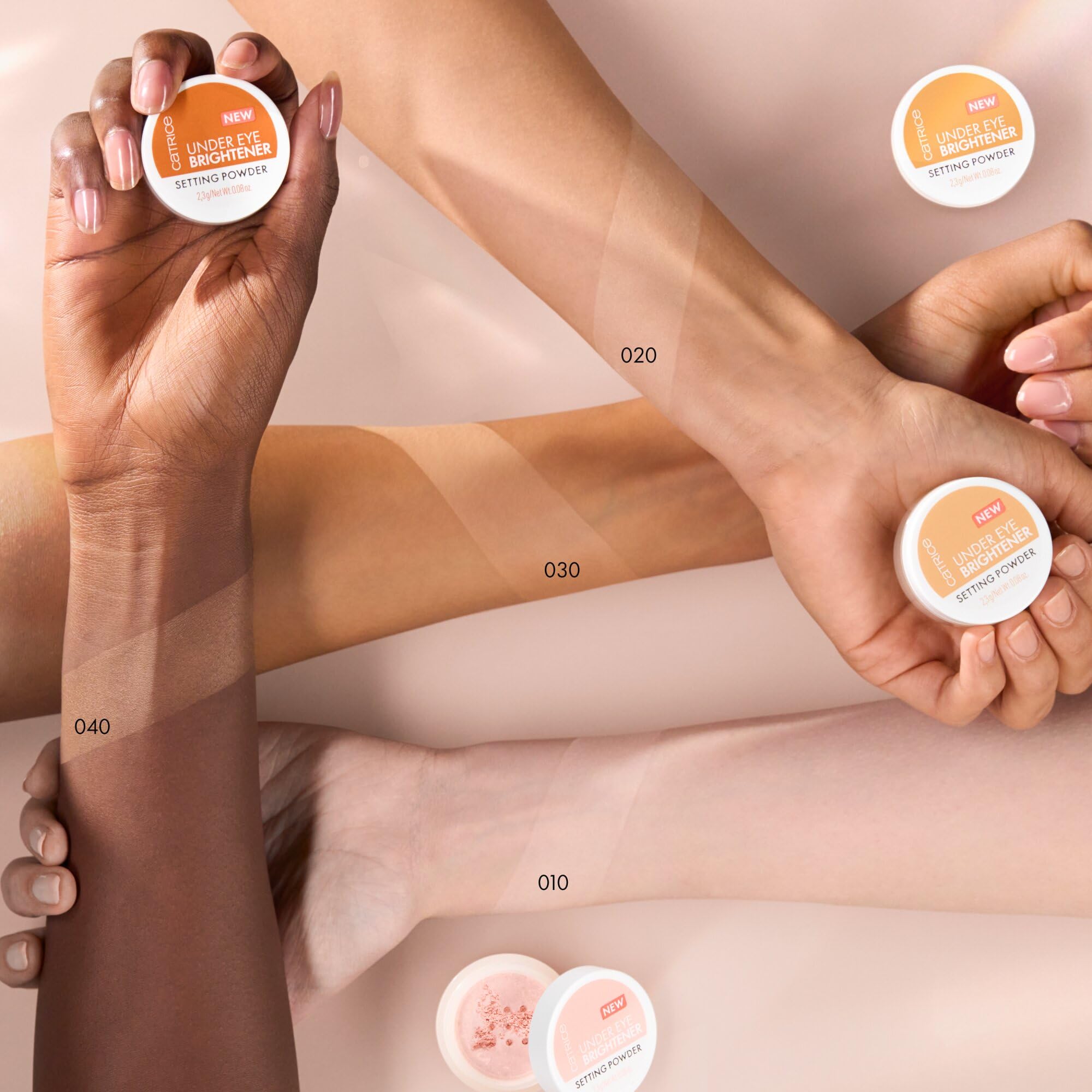 Catrice Under Eye Brightener Setting Powder nourishes with hyaluronic acid for comfortable wear.