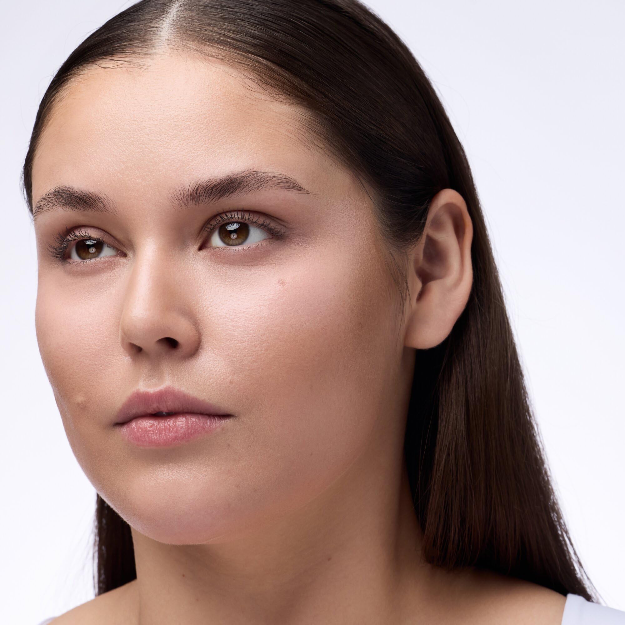 Catrice Under Eye Brightener Setting Powder creates a subtle glow while blurring fine lines.