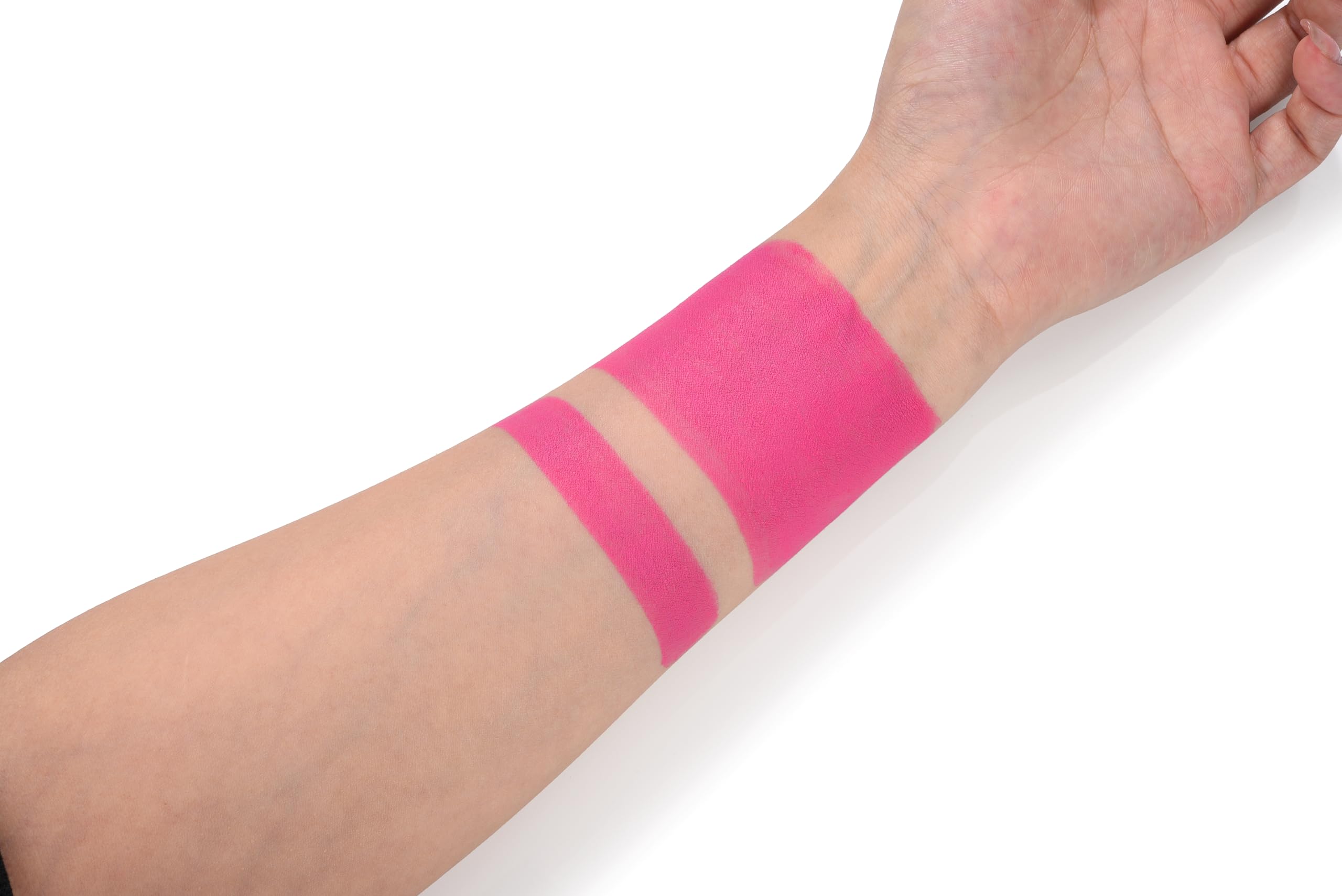 CCbeauty eye black stick provides anti-glare under stadium lights.
