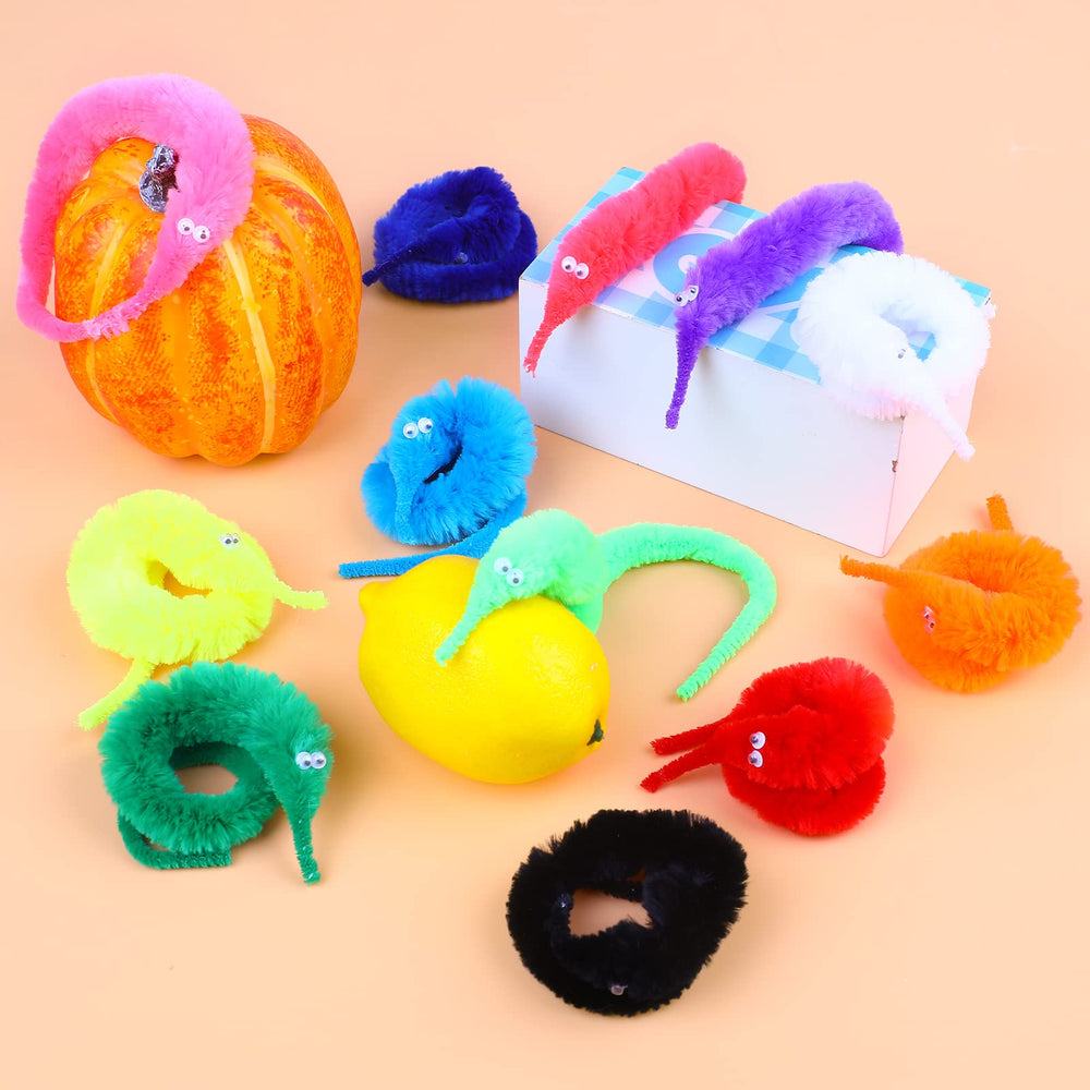 CCINEE soft polyester worm texture adds gentle tactile feedback during play