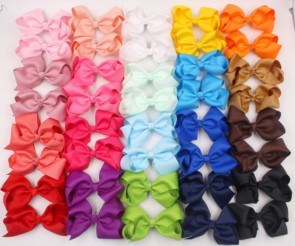 Celllot multi-color bow set complements any outfit.