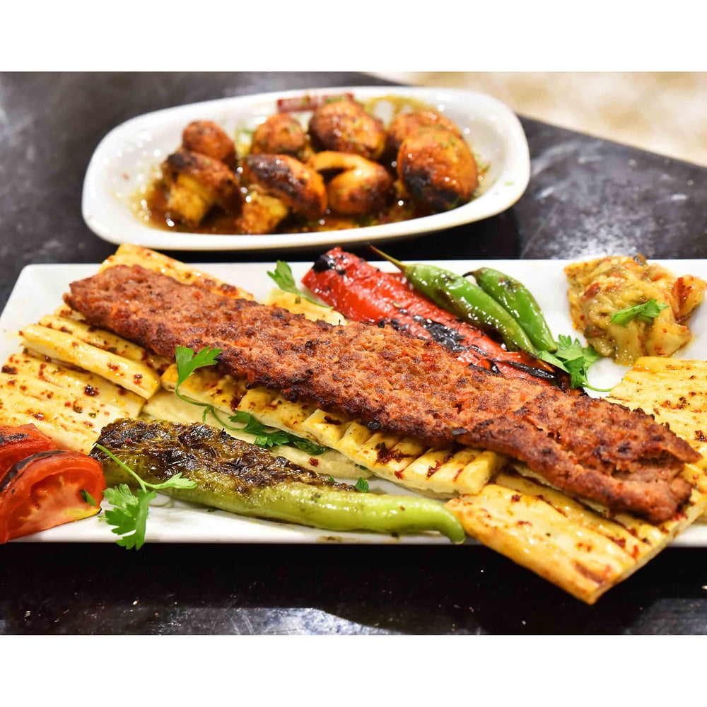 Ideal for muhammara, lentil dishes, and Mediterranean mezes for color and depth.