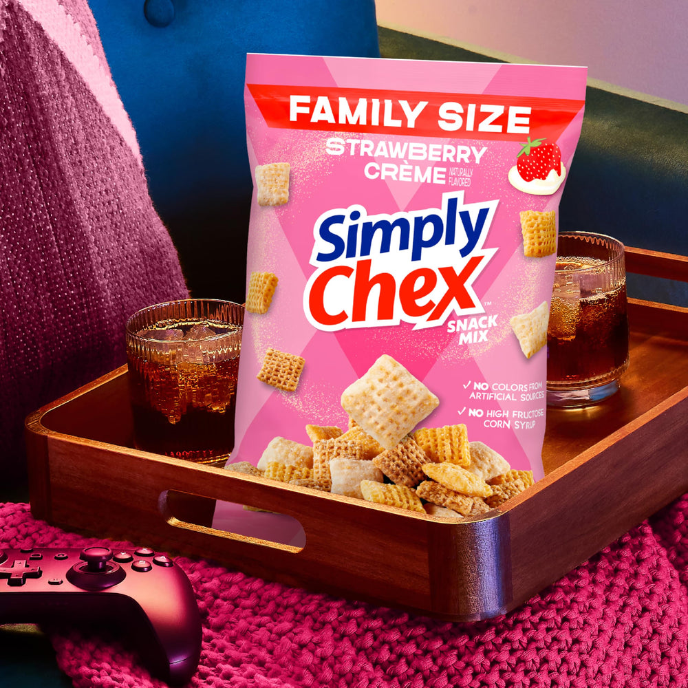 Ingredients label for Simply Chex Strawberry Creme Snack Mix showing no artificial colors.