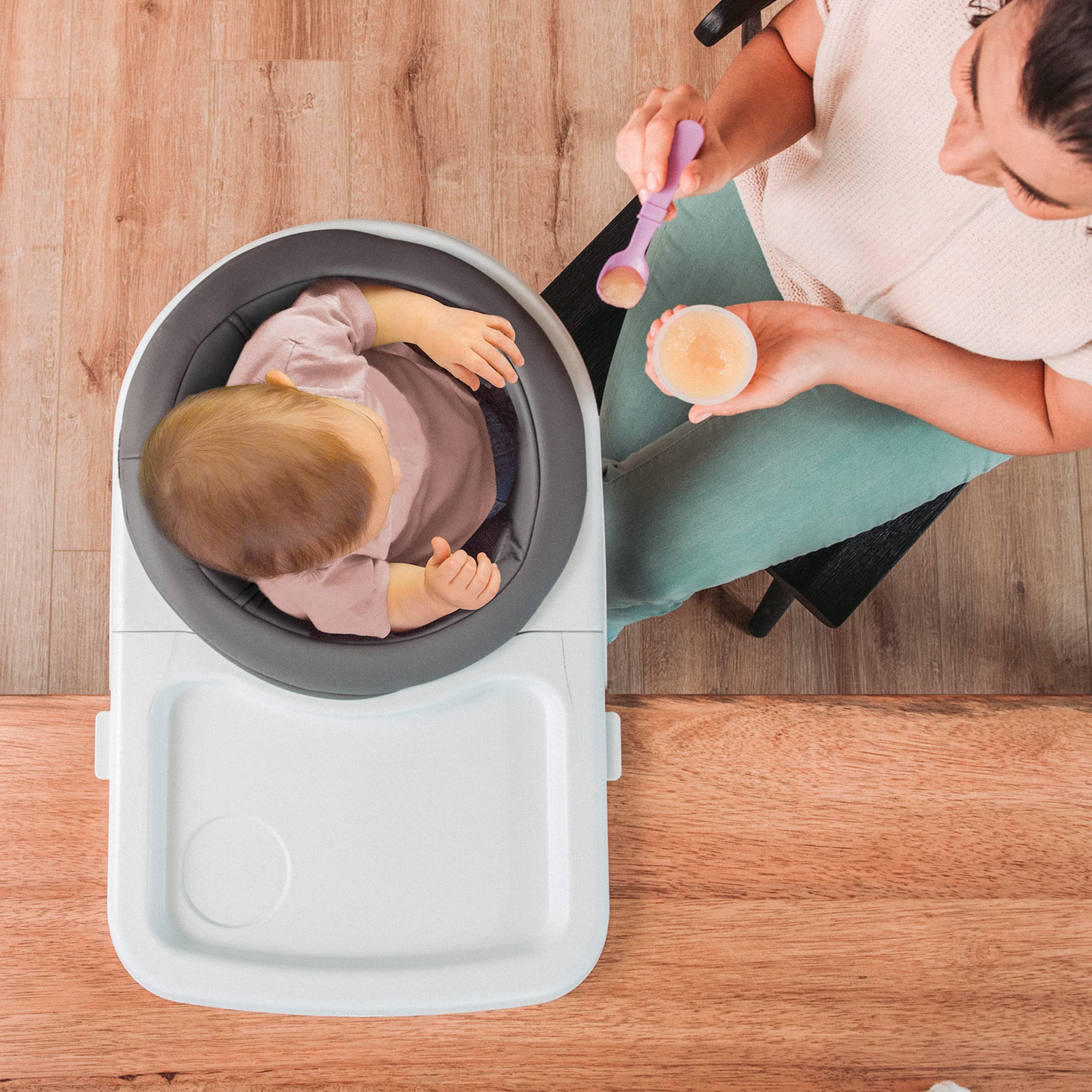 Chicco FastLock suitable for ages 6–36 months and up to 37 pounds.