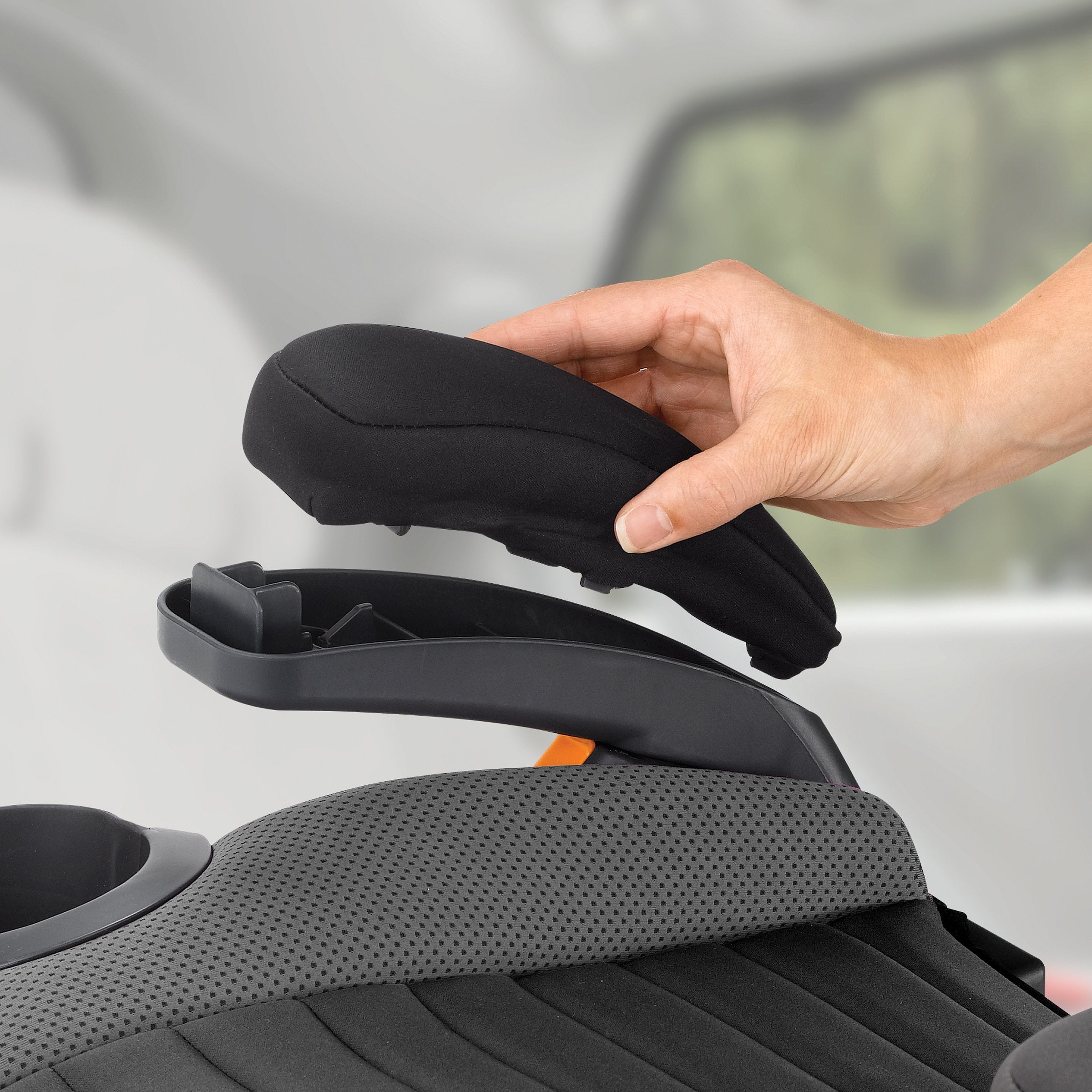Chicco GoFit backless booster is travel-friendly and portable.