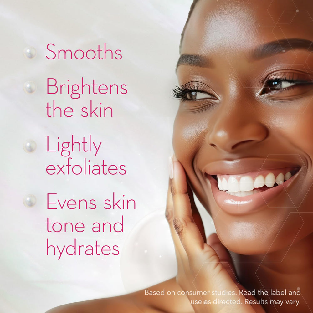Cicatricure brightening formula label close-up emphasizes Pearl Glow and Tranexamic Acid.