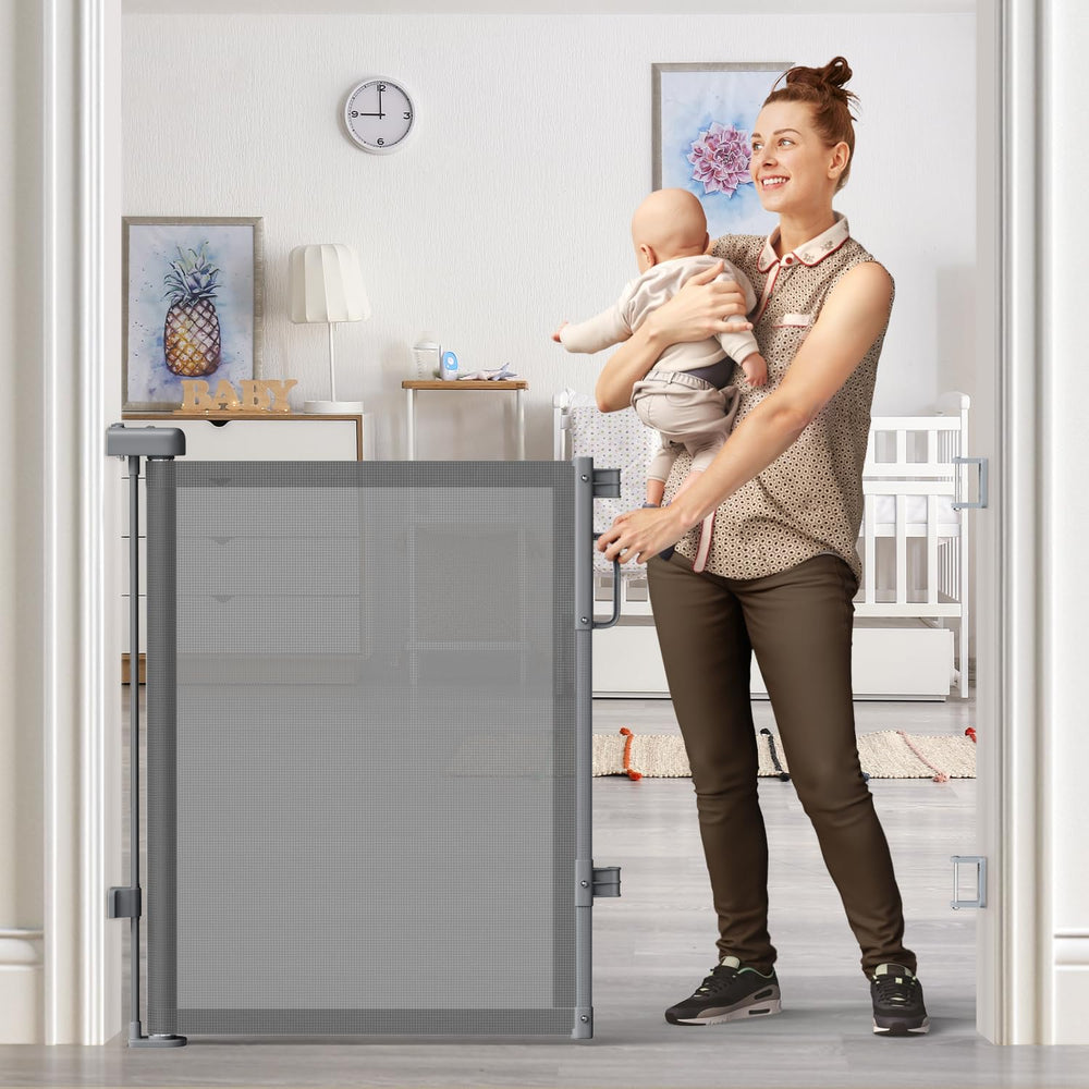 All-purpose gate suitable for doorways, hallways, and more.