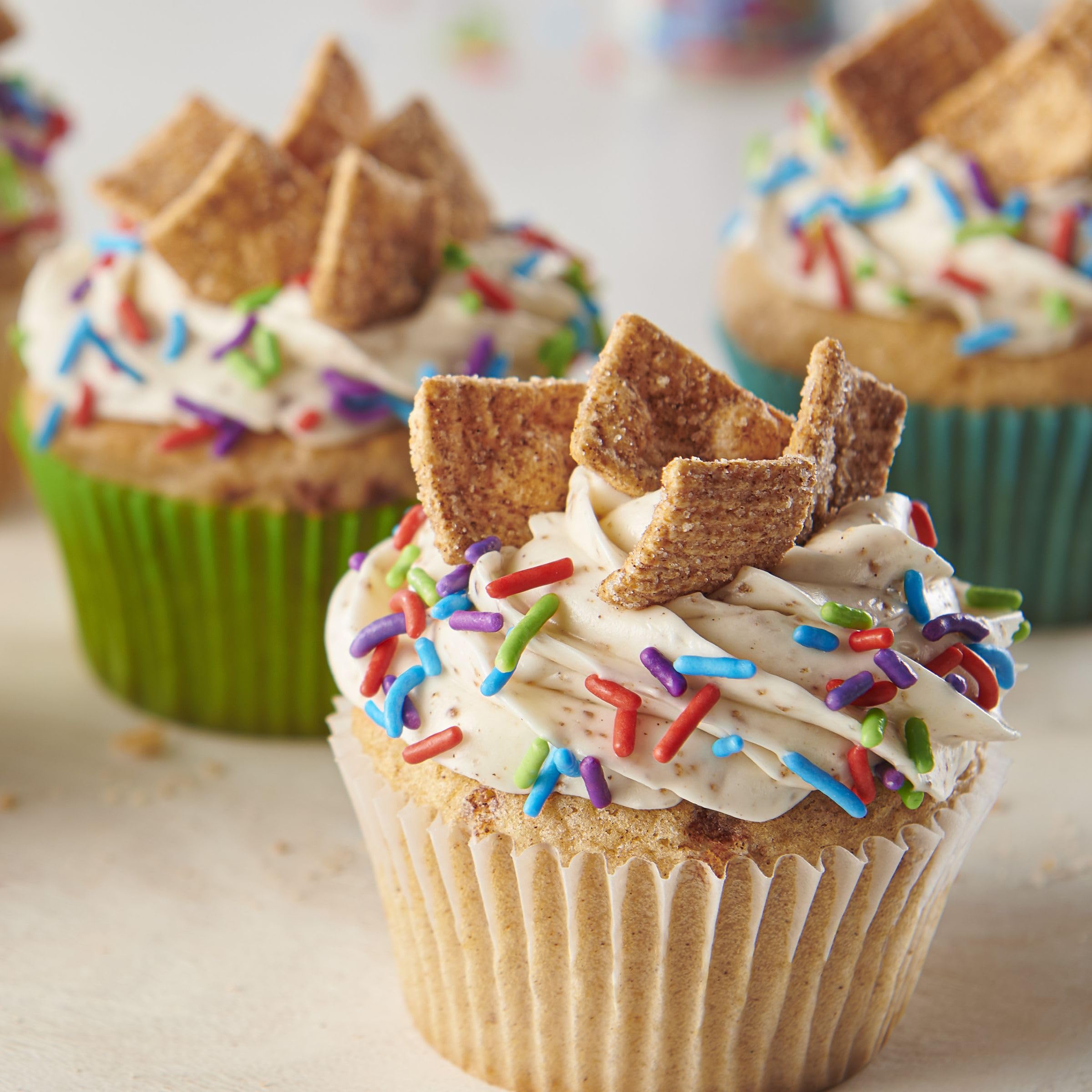 Cinnamon Toast Crunch cereal bars idea for lunchboxes.
