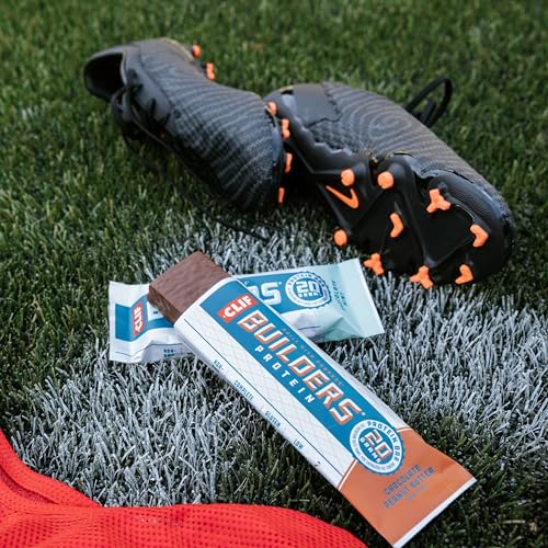 Nutrition graphic compares protein and caffeine content in CLIF BUILDERS bar.