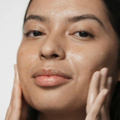 Clinique Acne Solutions Cleansing Gel pump top closeup emphasizing controlled dispensing