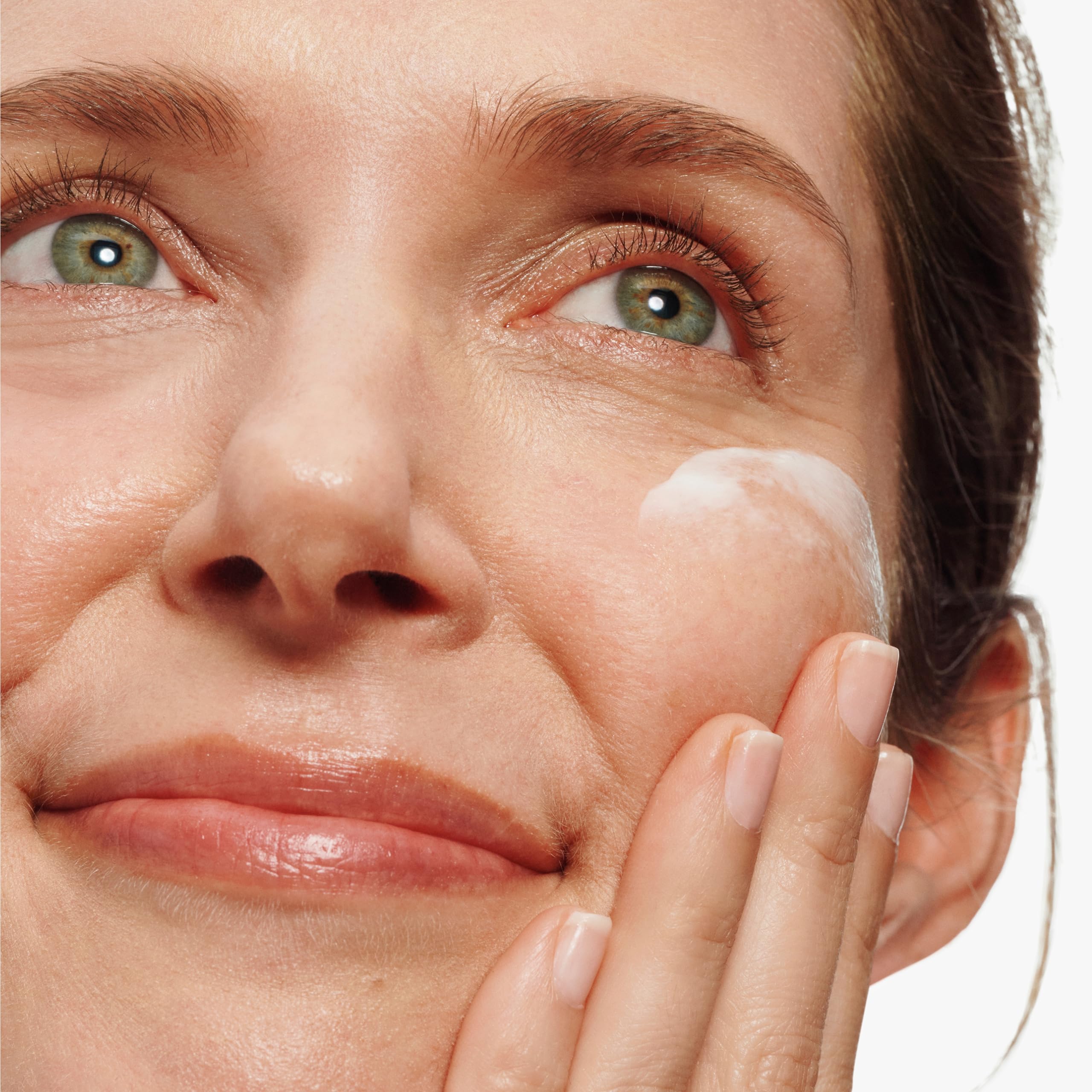Clinique Turnaround Overnight Moisturizer swirl on hand reveals creamy texture