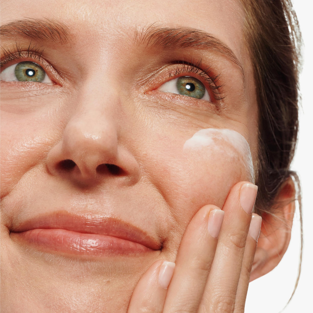Clinique Turnaround Overnight Moisturizer swirl on hand reveals creamy texture