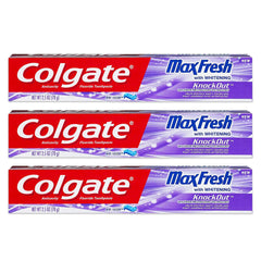 Colgate MaxFresh KnockOut Gel close-up shows whitening benefits and fresh breath after brushing.